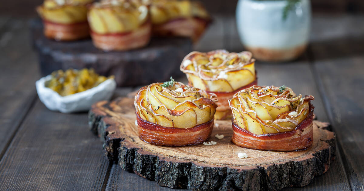 Kartoffel-Rosen mit Tiroler Speck mit Kräuter-Dip - HANDL TYROL Kartoffel-Rosen mit Tiroler Speck mit Kräuter-Dip - HANDL TYROL