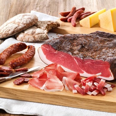 Tiroler Marend Speck Rohwurst Handl Tyrol